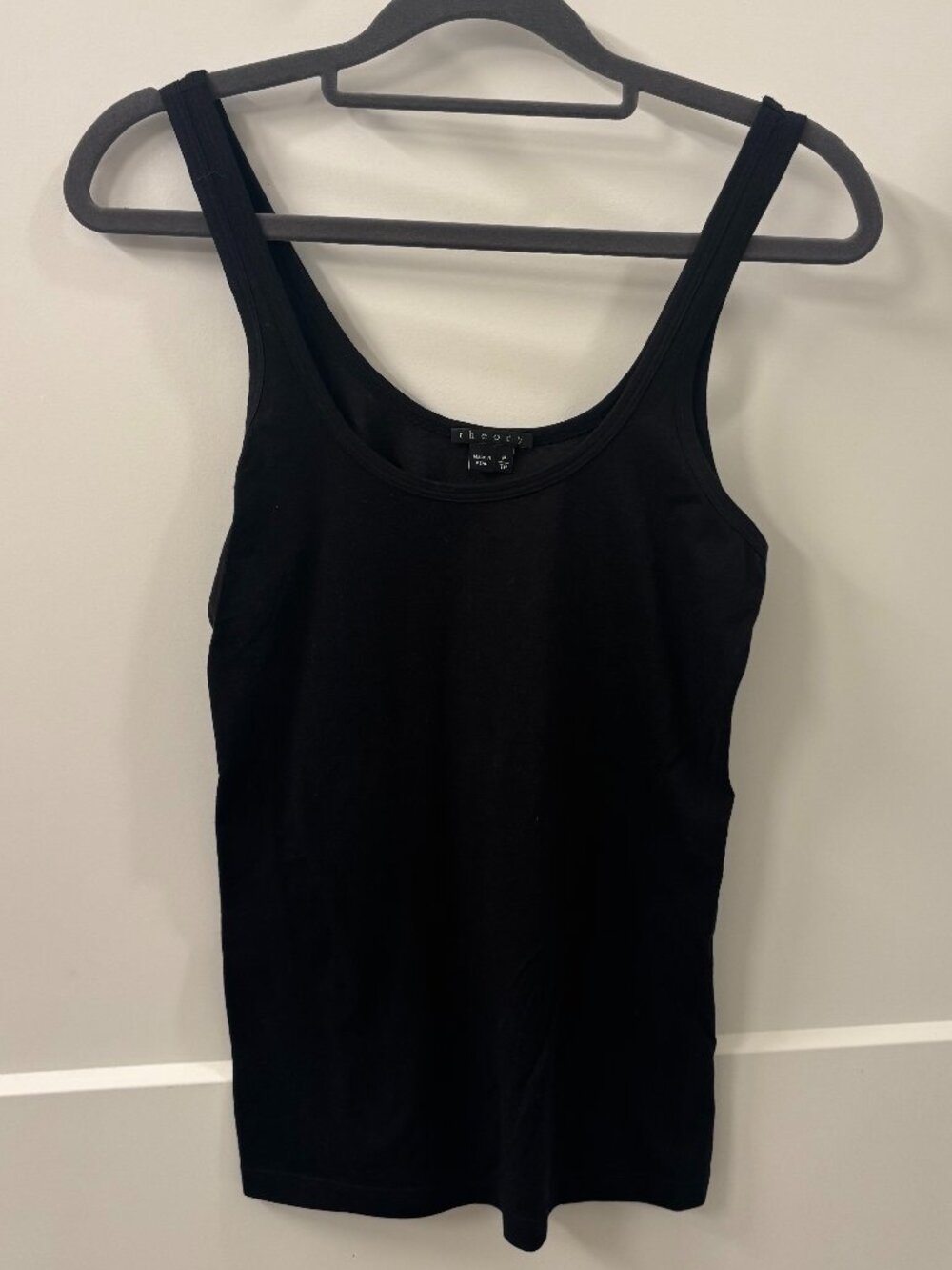 Theory Black Scoop Neck Tank Top Size Small